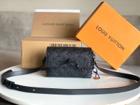 high end Louis Vuitton chain handbag M81746