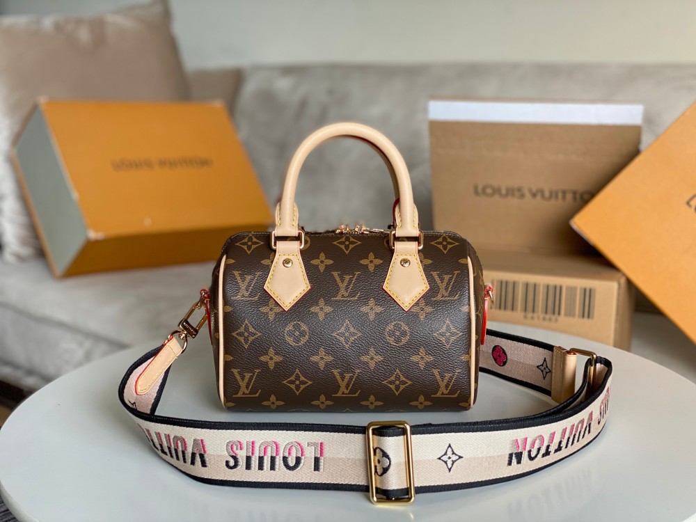 most popular Louis Vuitton replica messenger bag M46234