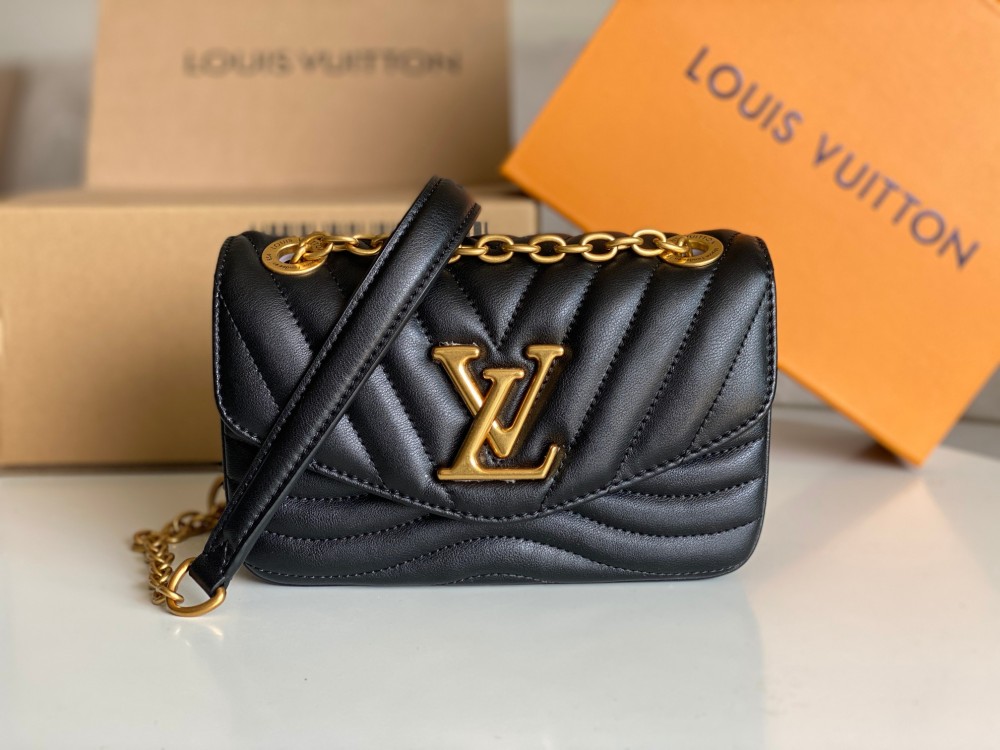 perfect reproduction Louis Vuitton replica shoulder bags M20687