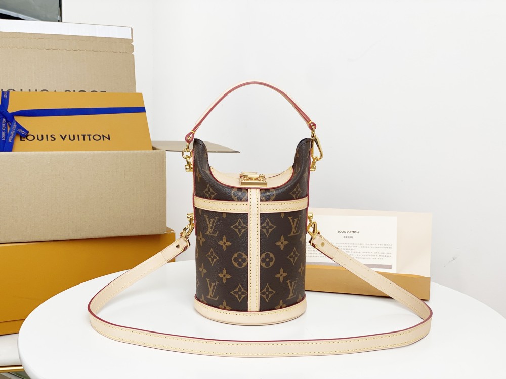 must buy series Louis Vuitton replica leather handbag M43587