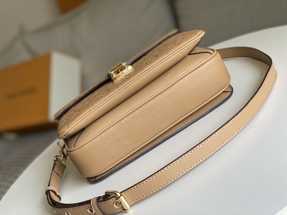 replica luxury handbag