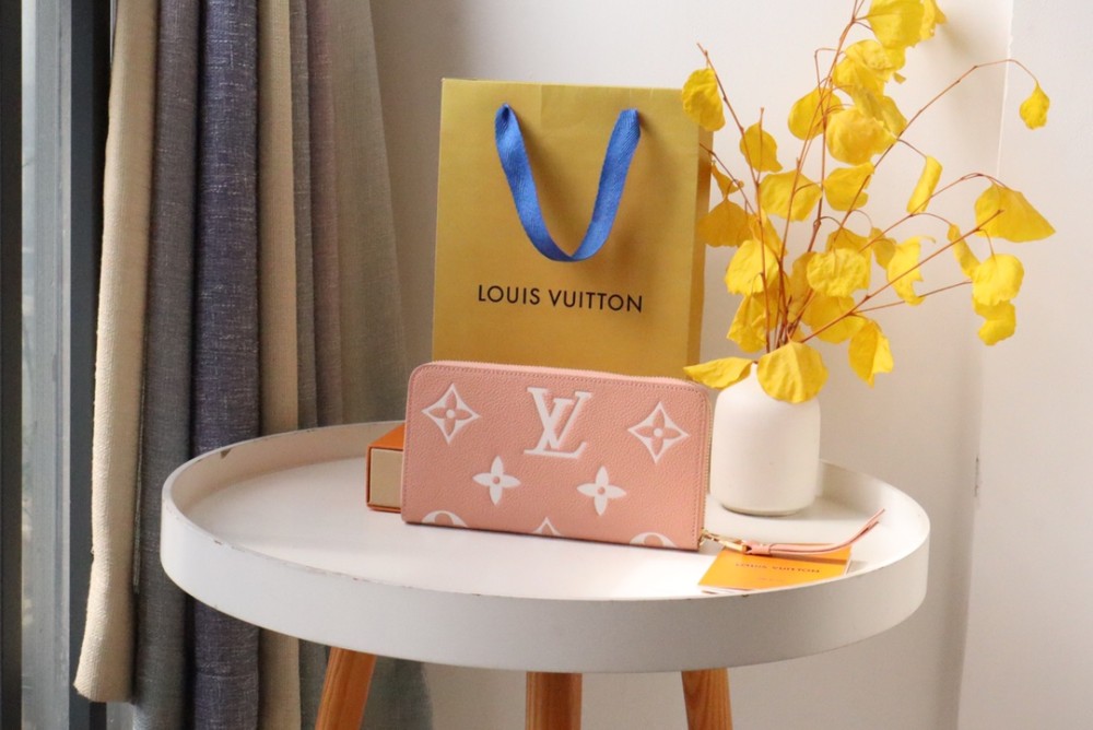 Newest Louis Vuitton replica wallet