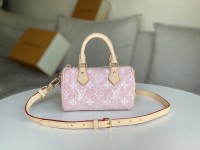 elegant woman Louis Vuitton lady replica handbags M81213